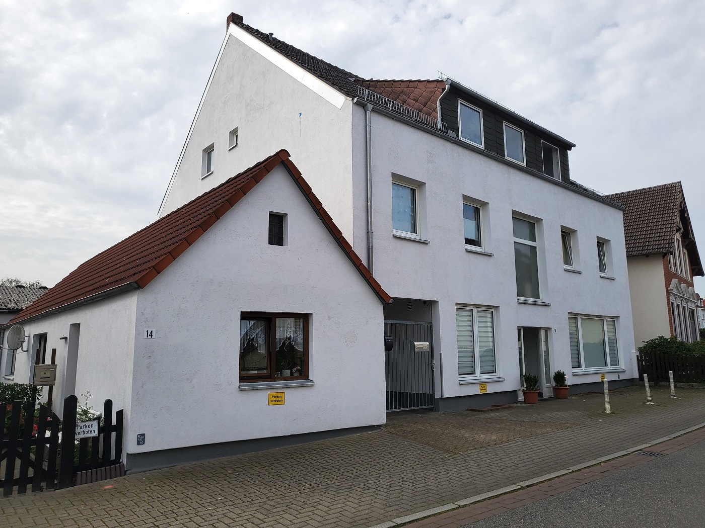Für Investoren! 6 Wohneinheiten mit 3 Garagen in Fähr-Lobbendorf